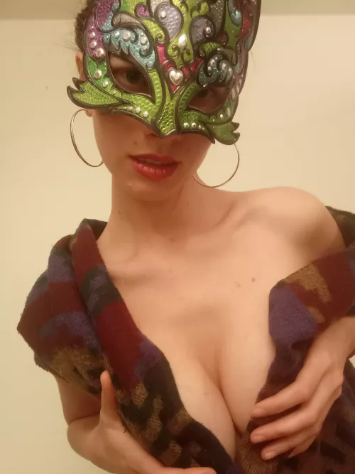 I wanna be the reason you tilt your phone away from others when you read it. by Gipsyblu