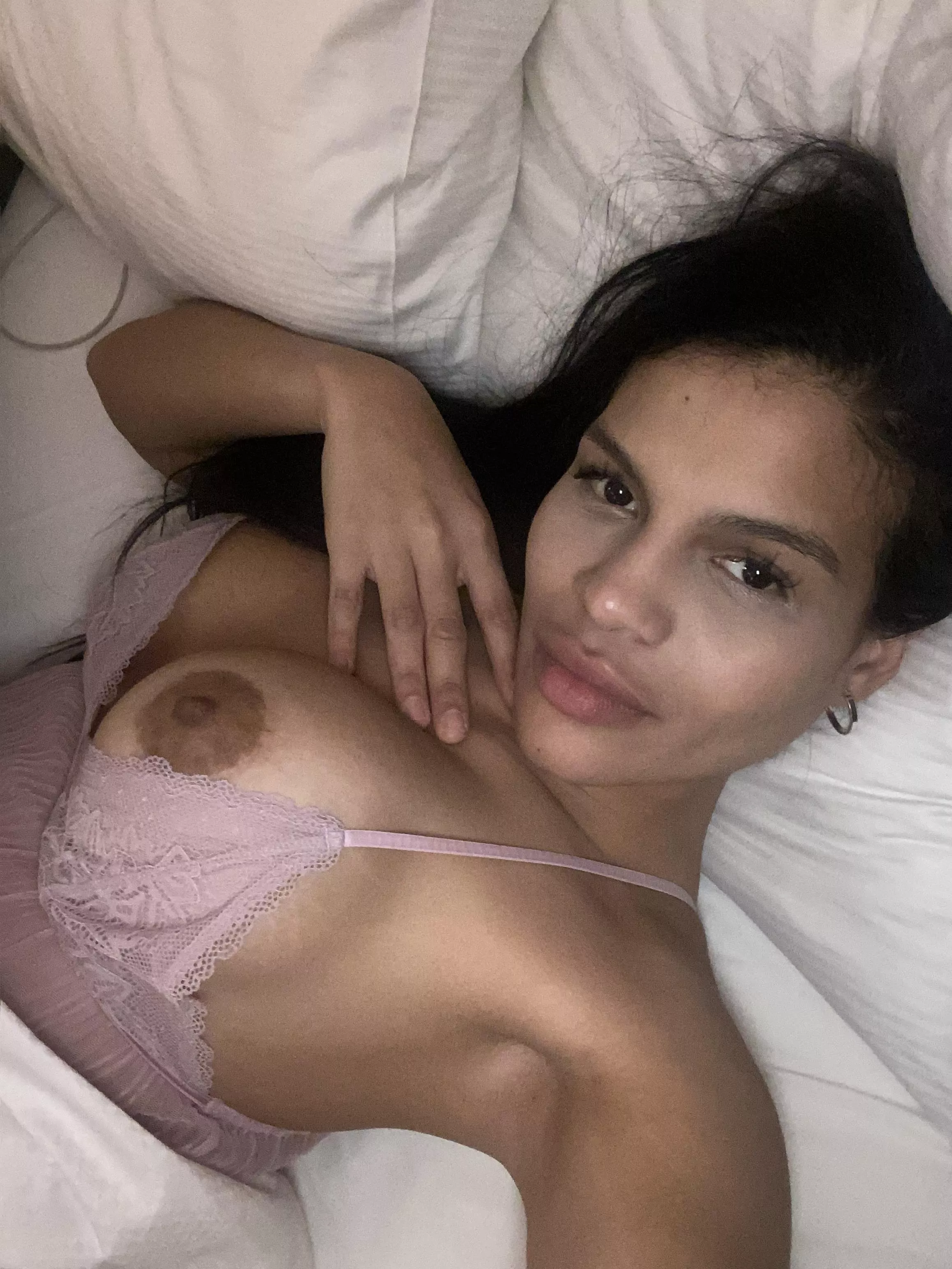 I wonder if any older men here wants to fuck a young MILF? 🥺💦 posted by EnchantedBounds