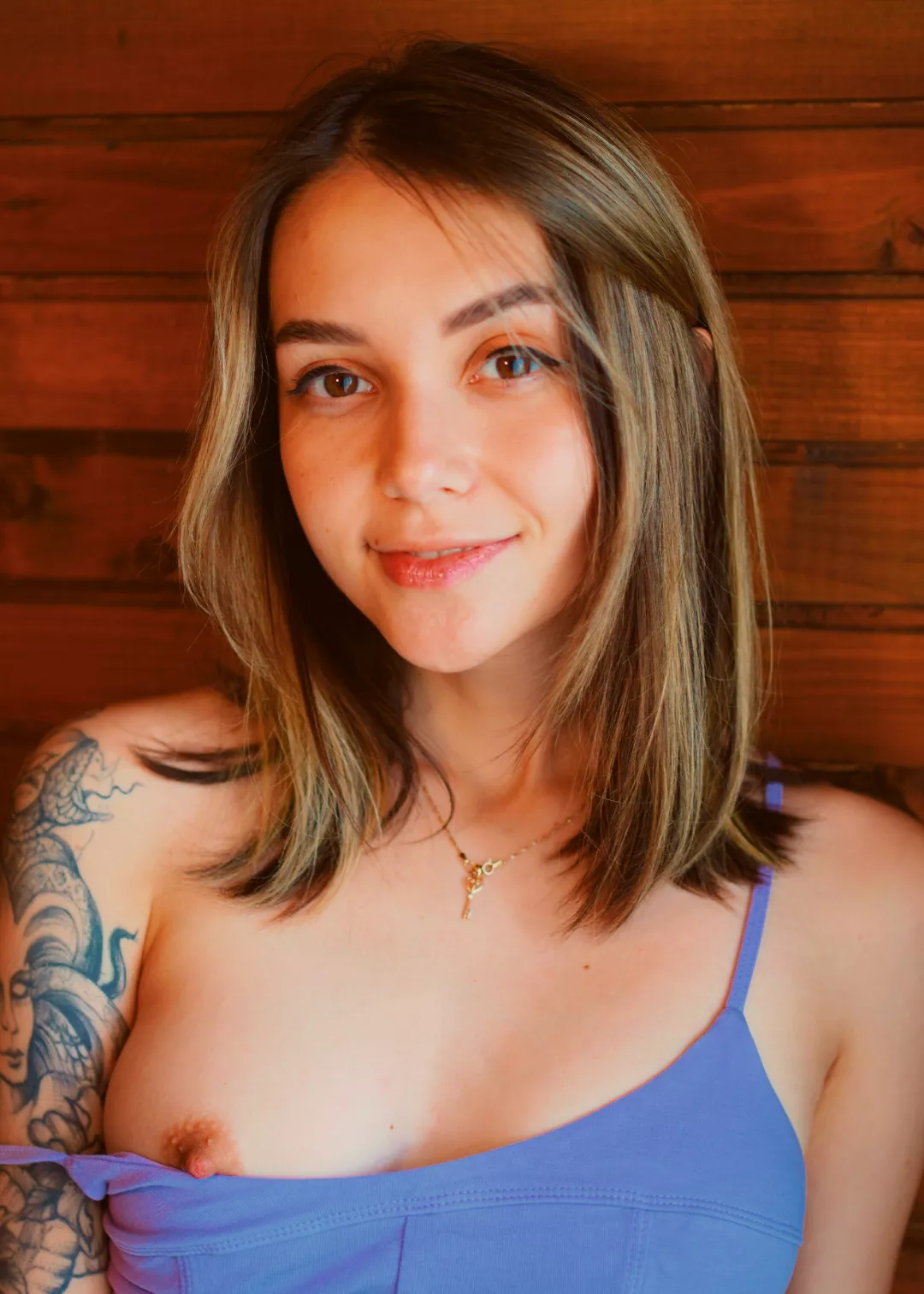 if you noticed me, hello 😊 posted by ooops___