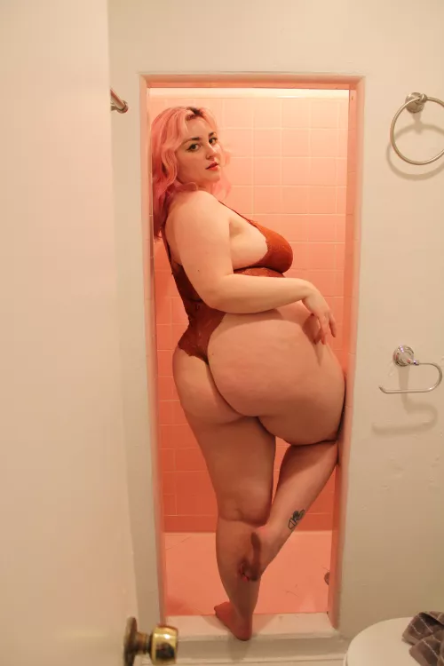 Ignore the dirty feet, I was at the beach all day 😳 by rumplestilchen