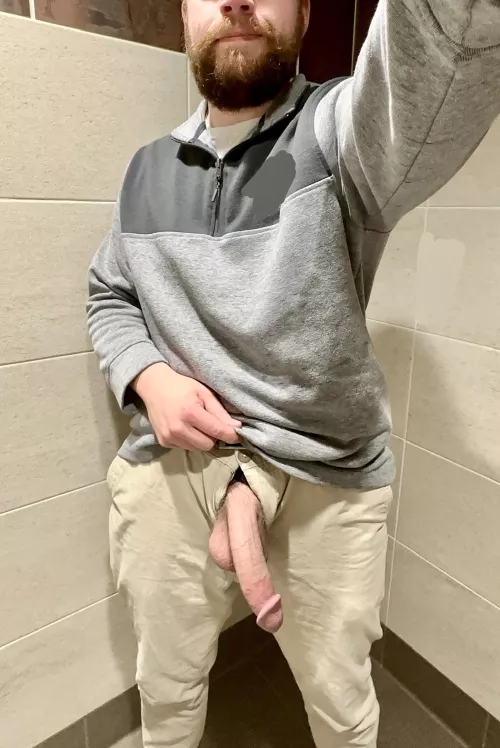 It’s too difficult to keep this in my pants all day. by icymonday