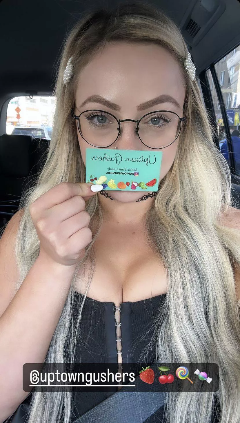 Liv Morgan posted by Fooman14