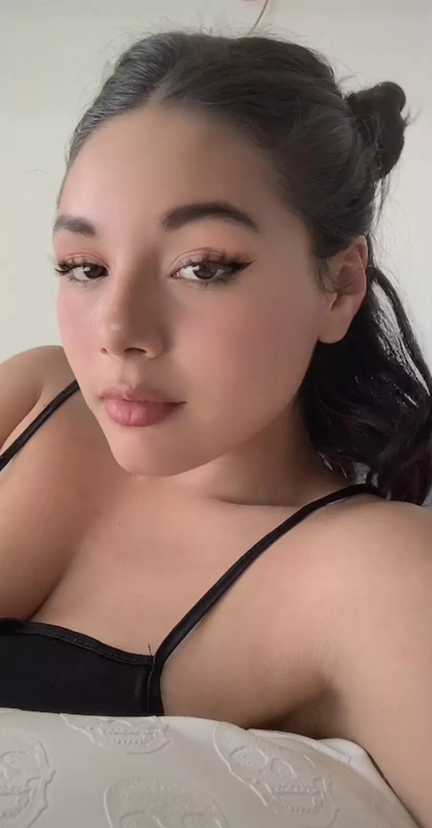 Look into my eyes. posted by Narrow-Pop9482