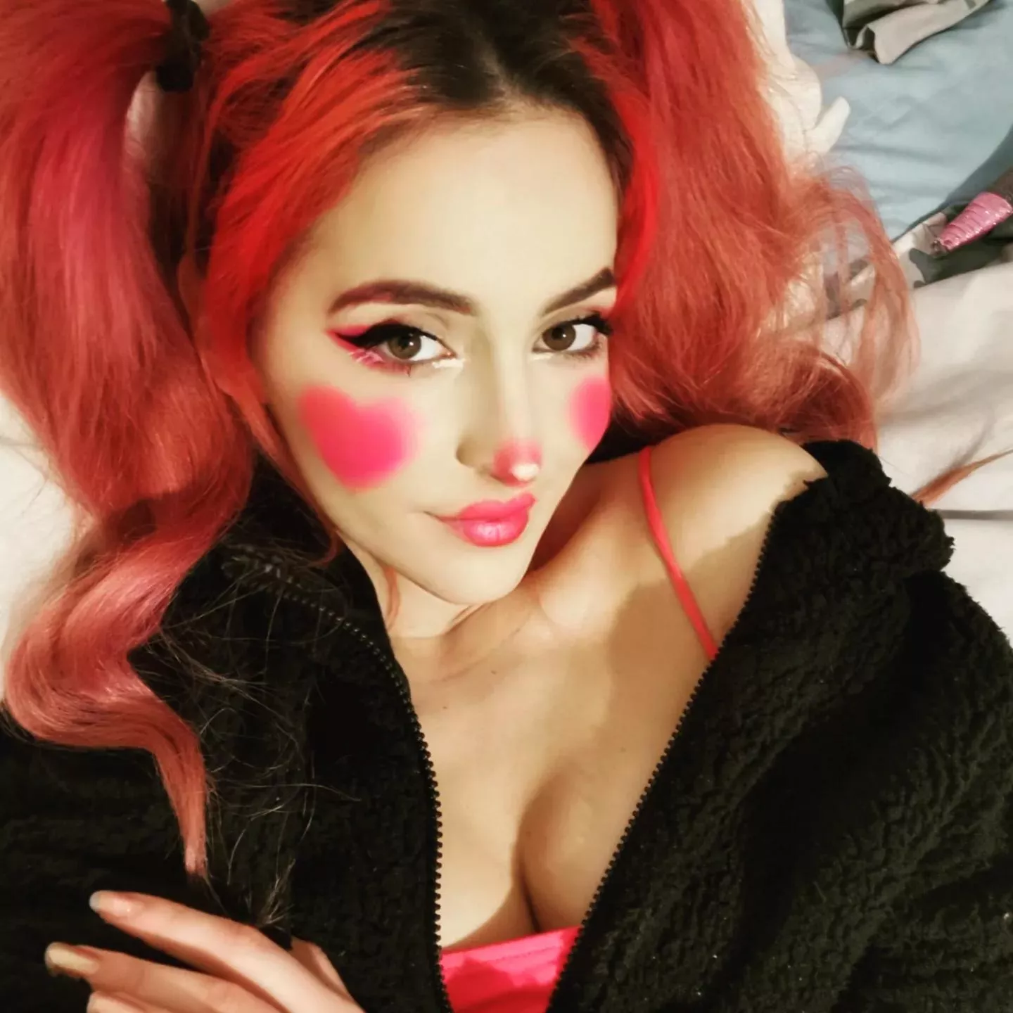 muah! good night kisses posted by miremi137