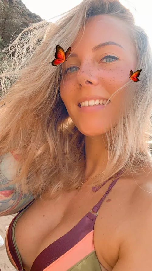 My very first post here, just wanted to say hi 🥺👉👈 by sagittarinaofficial