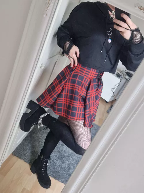 need painted nails and makeup and id go out like this by Sovyana