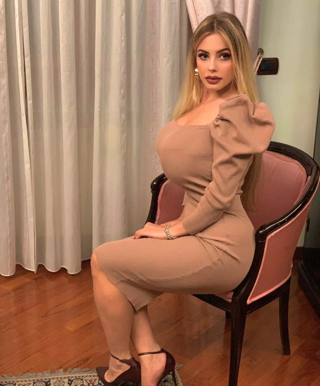 Side pose posted by shawns777