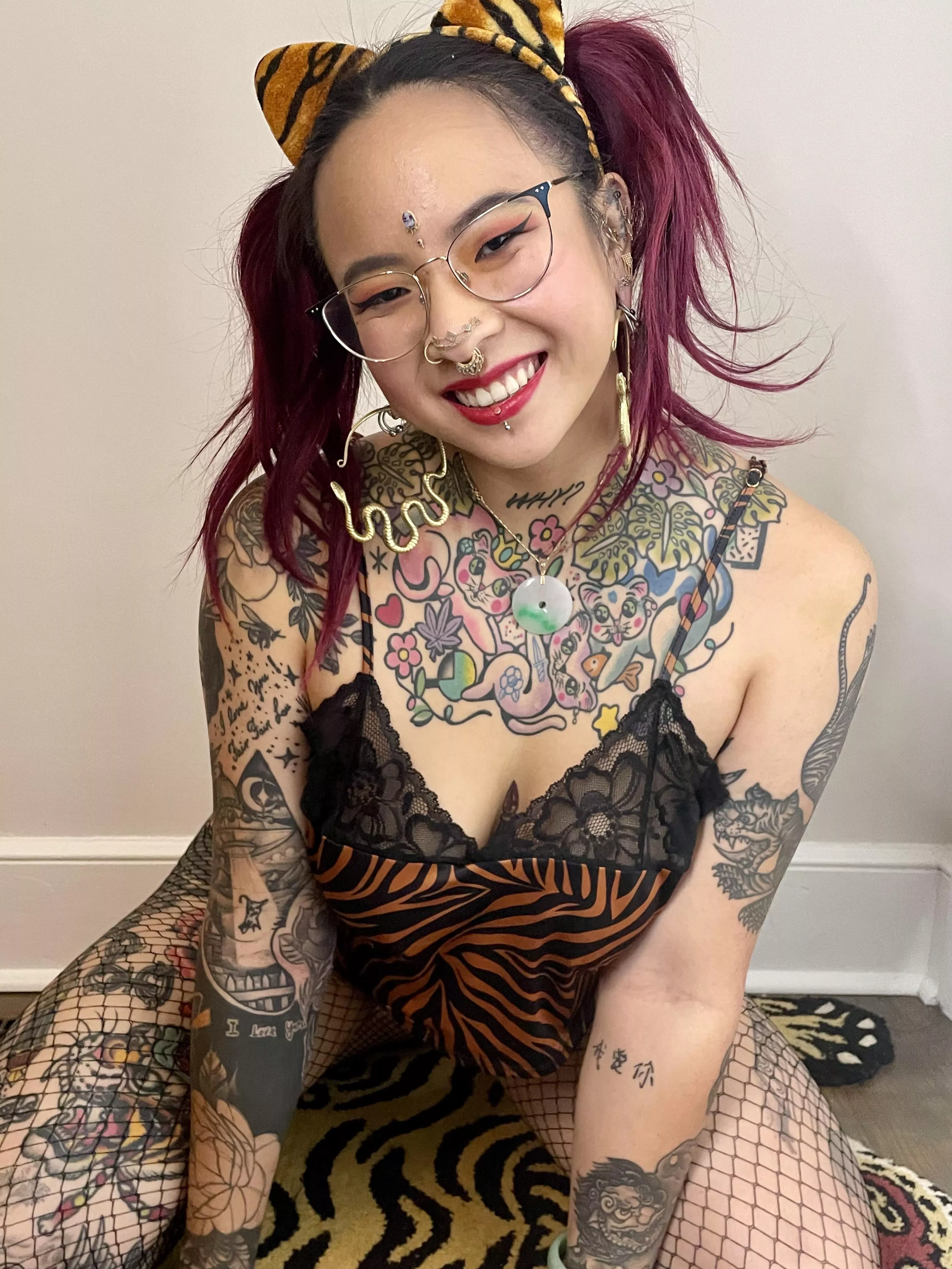 Slutty tiger at your service! posted by xQueenLycheex