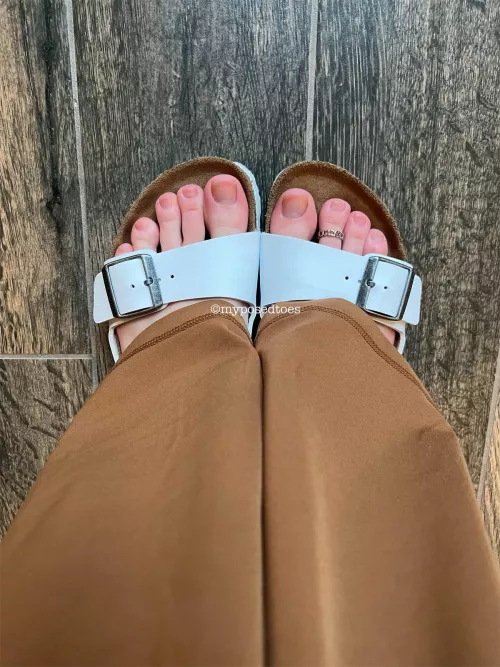 Take the toe ring off with your tongue 👅 by myposedtoes