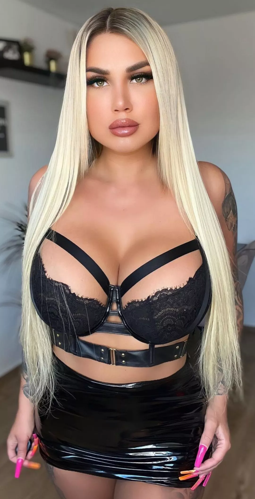 Ur fave blondie bimbo posted by ThotExplorer