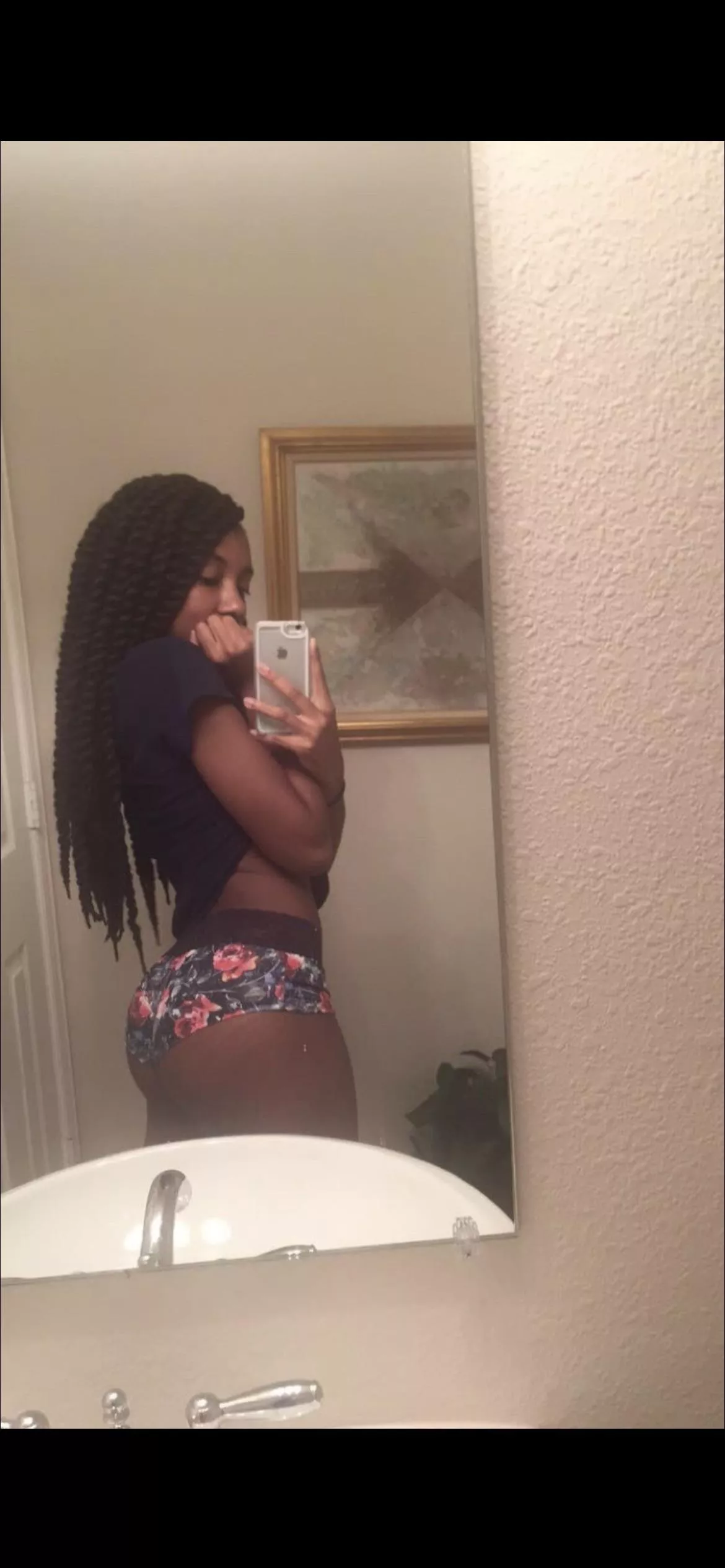 Wish I had a boo like this to send pics like this too 🥰 posted by Kiyahdfww