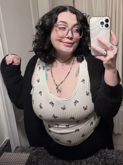 a normal selfie but my gut hanging over the counter makes it soo hot 🥵 by altwhre