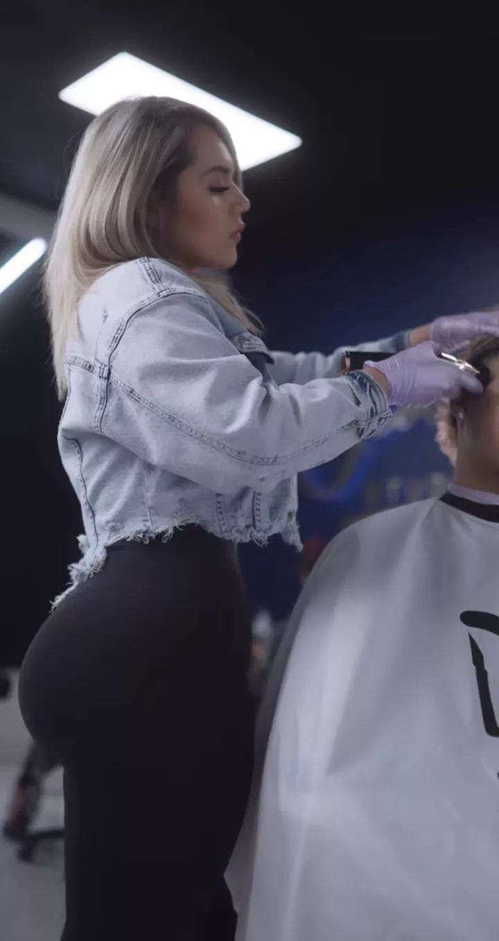 allison_cuts got a fat gym booty posted by DreadPirateCapCrunch