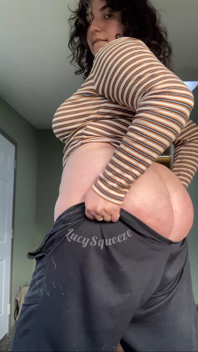 Exsqueeze me, do you like big booty? posted by QueenOfThiccville