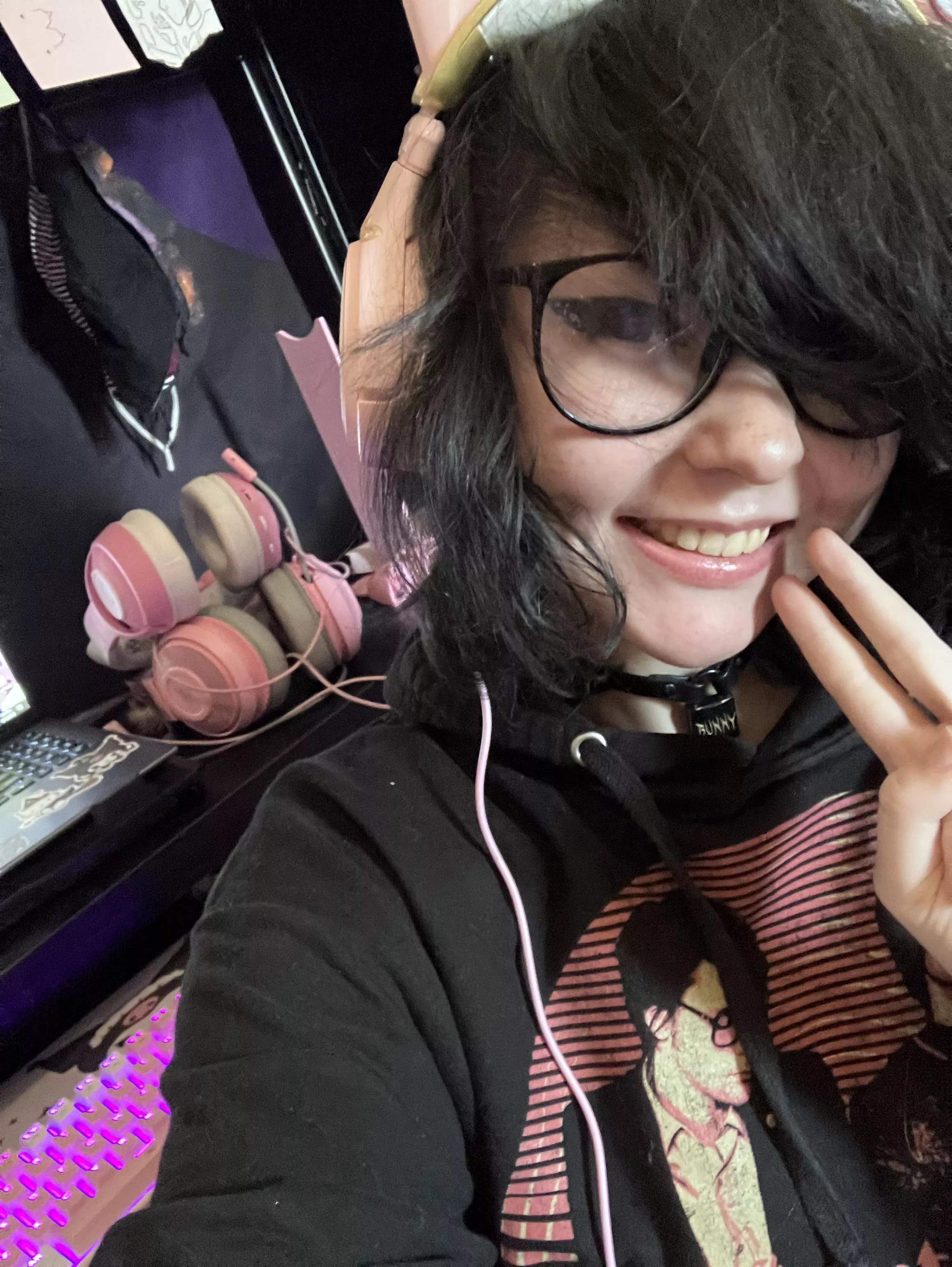 Femboy gamer posted by BrokenBunnies