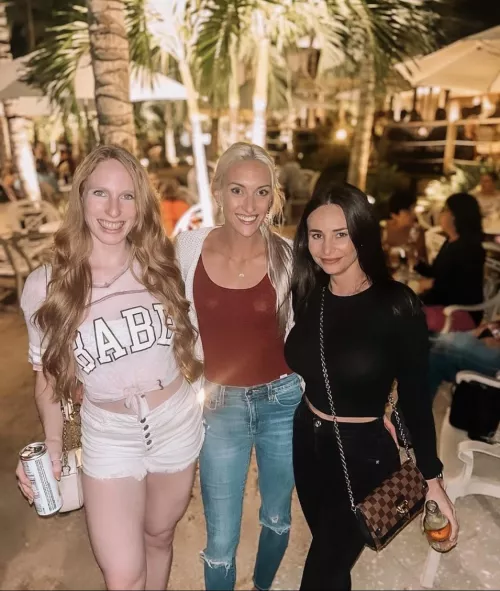 Girls happy hour (132) by knightplaya