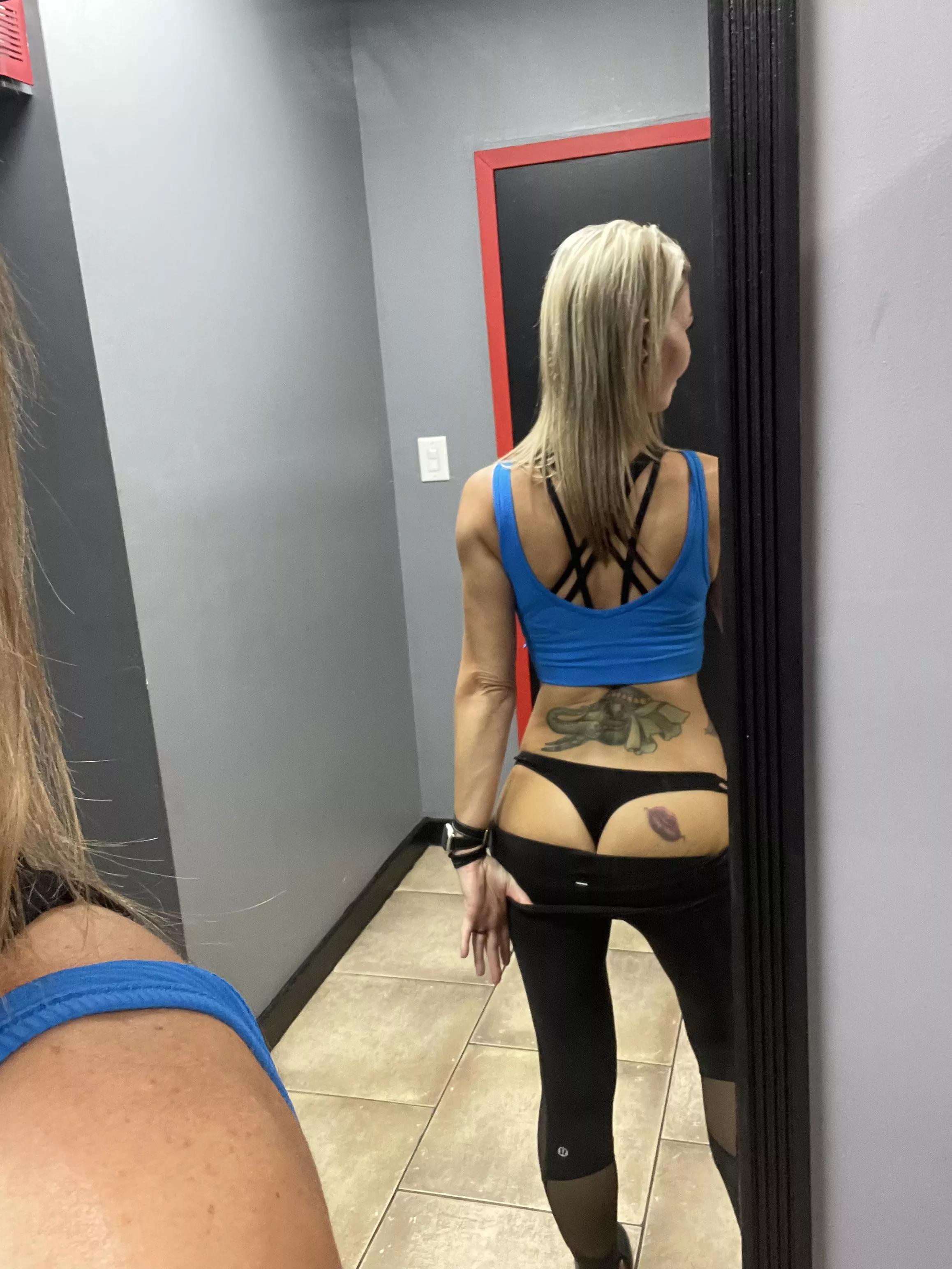 Going to test the squat limit of my Lulus today! Hope you don’t mind a 39 year old mom sharing. posted by fitnesswife1983