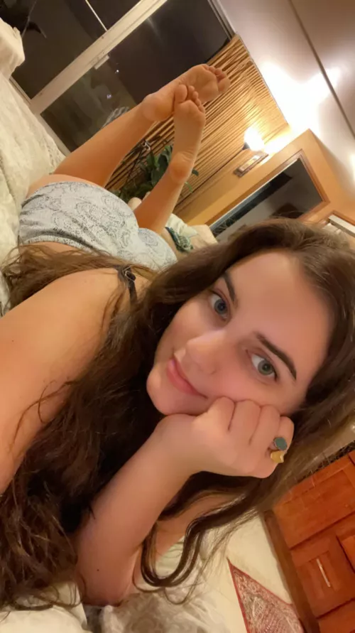 Goodnight😴 by sparklebuttplugs