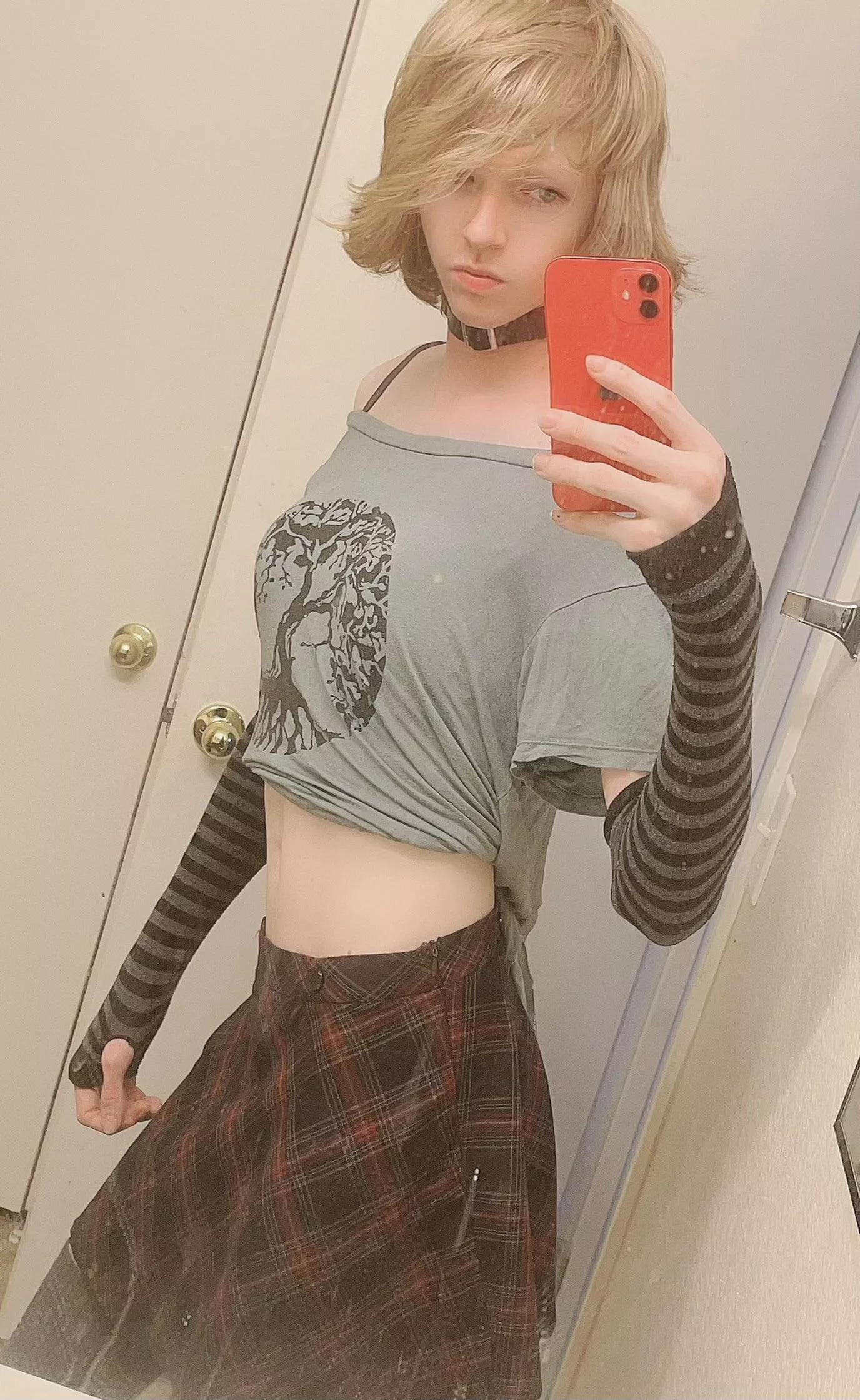 Happy Femboy Friday all you cuties! 💜 posted by BansheesAndBeasts