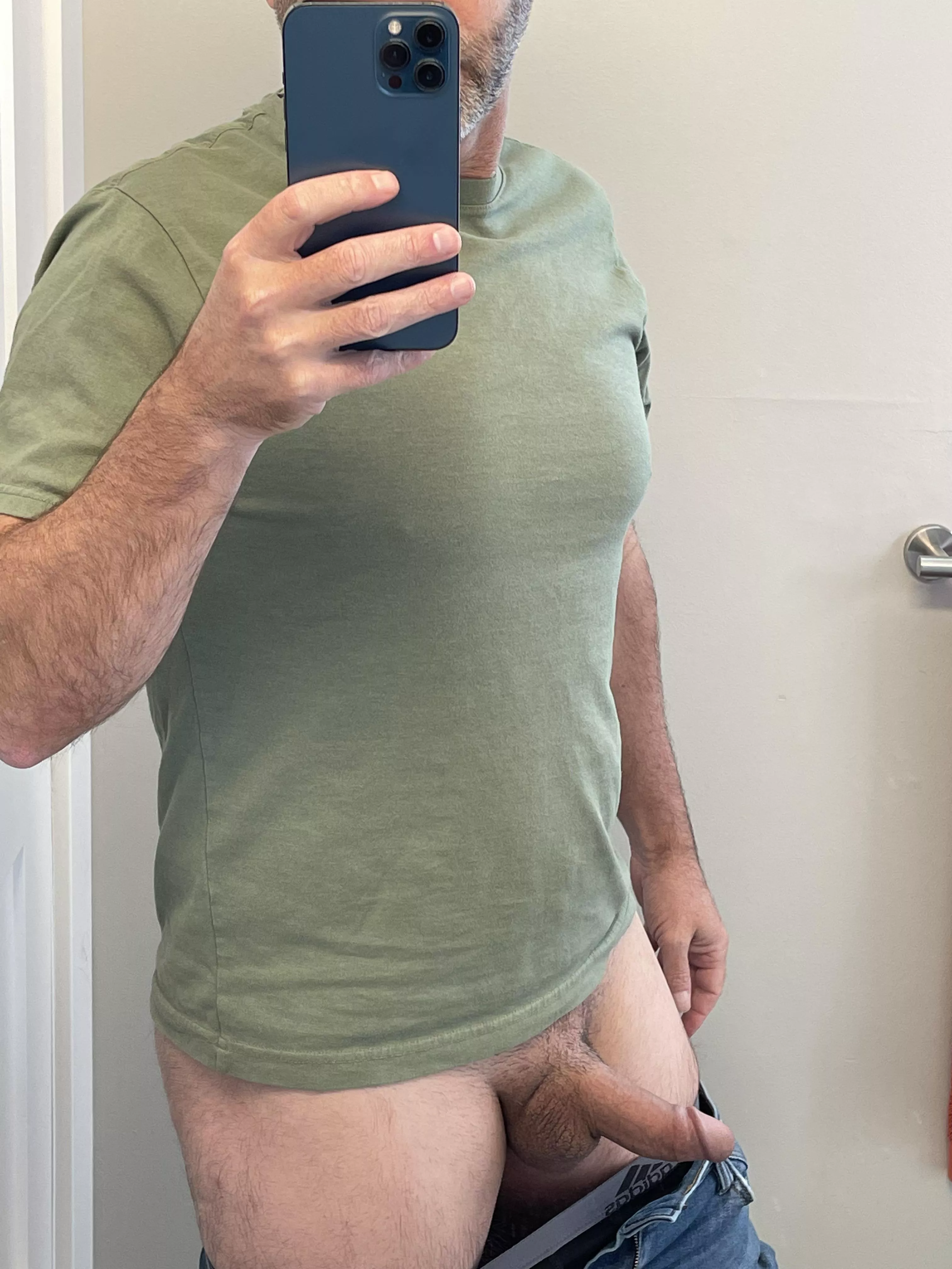 Hello there posted by shy_bi_guy70