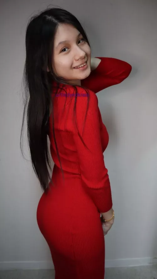 how's my curves on my tiny body by tiedyedkrasi