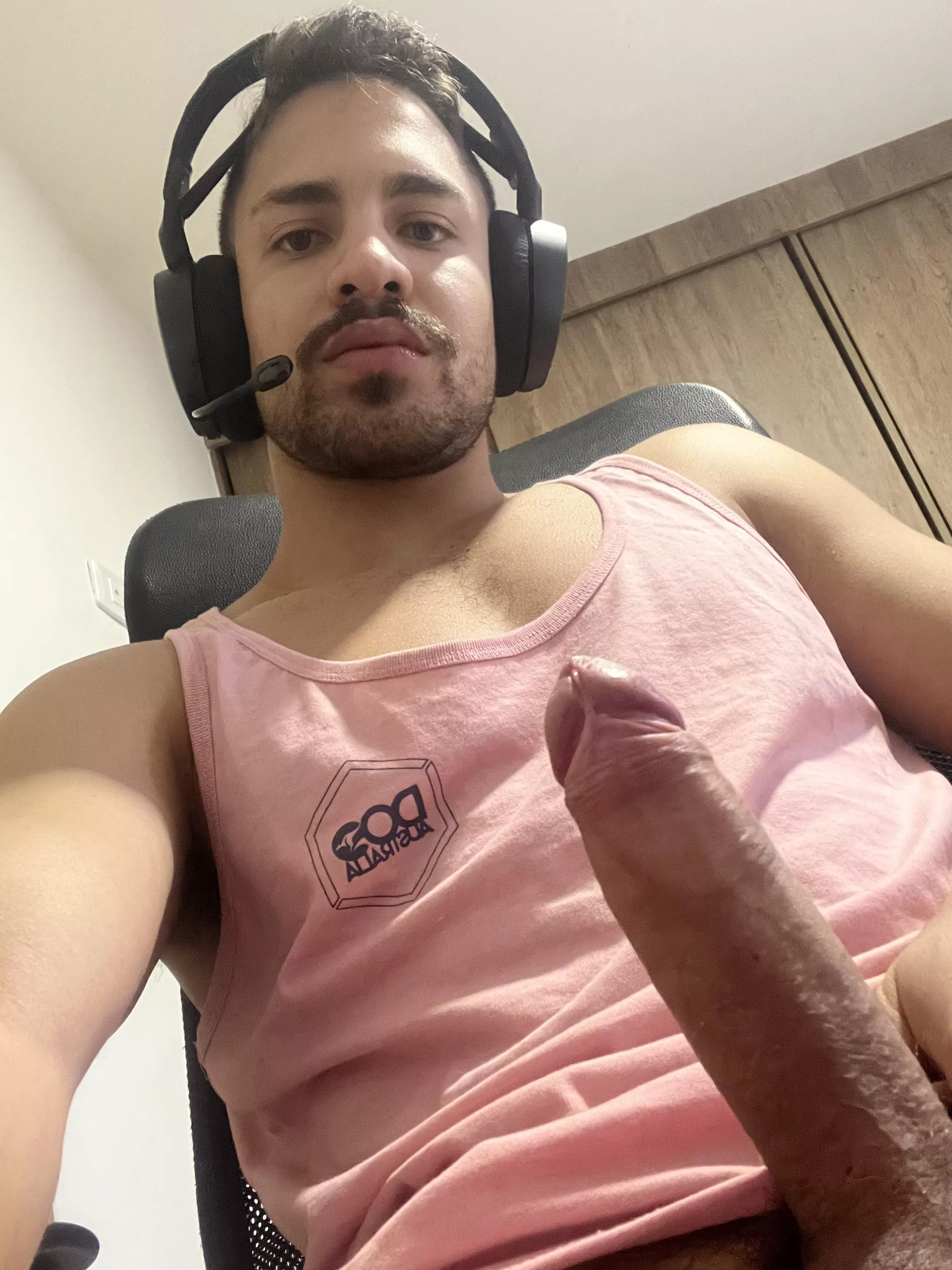 I can play Valorant while you suck it posted by zarataco