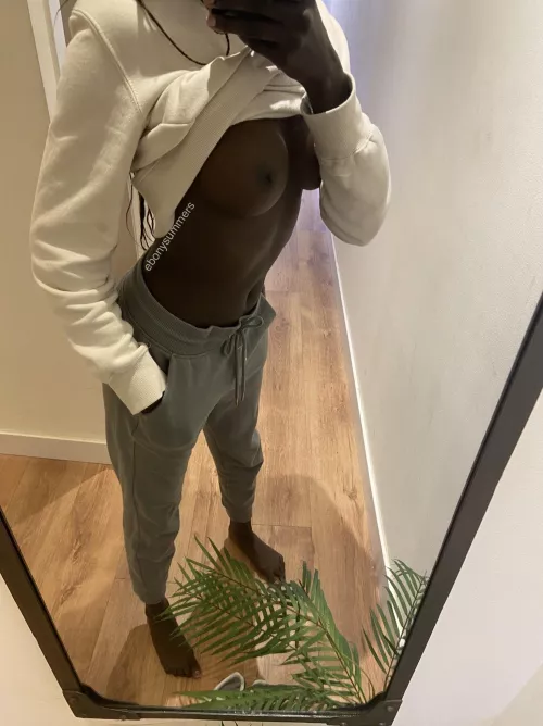 I want to give you a boner on the clock by ebonysummers