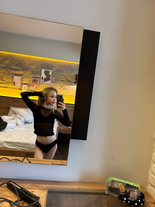 I'm Julia I'm 20 years old, my height is 4 feet 5 inches, is my size enough for sex? 😏 by carinestetic