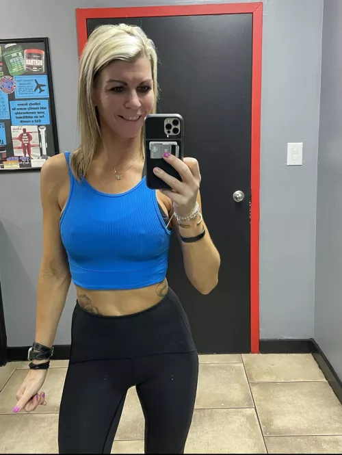 Just a MILF showing off in the gym. Hope you don’t mind a 39 year old MILF having fun and teasing a little! by fitnesswife1983