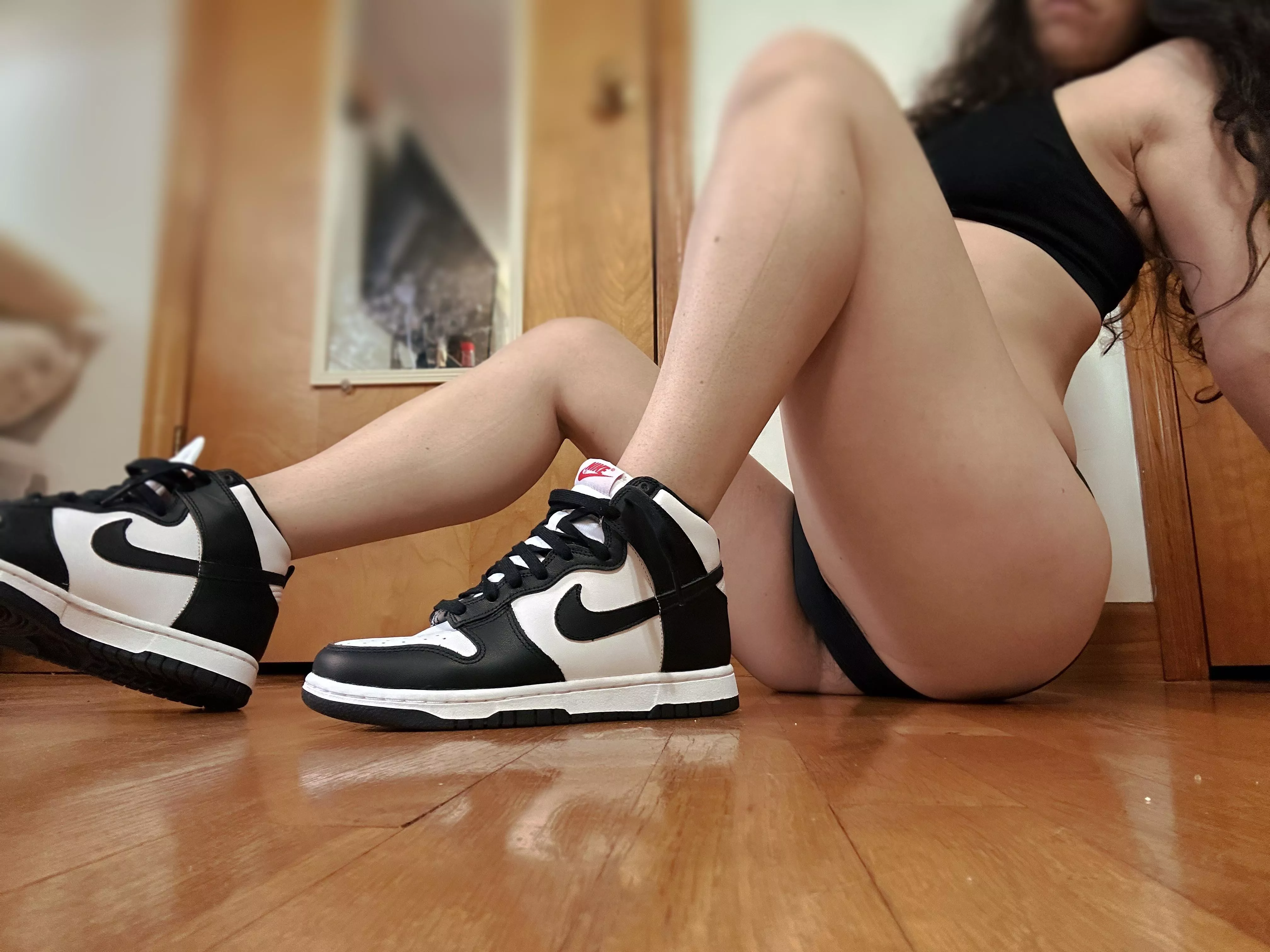 Just finished my work out….could you pull my sneakers off my sweaty feet posted by Lollie_toes92