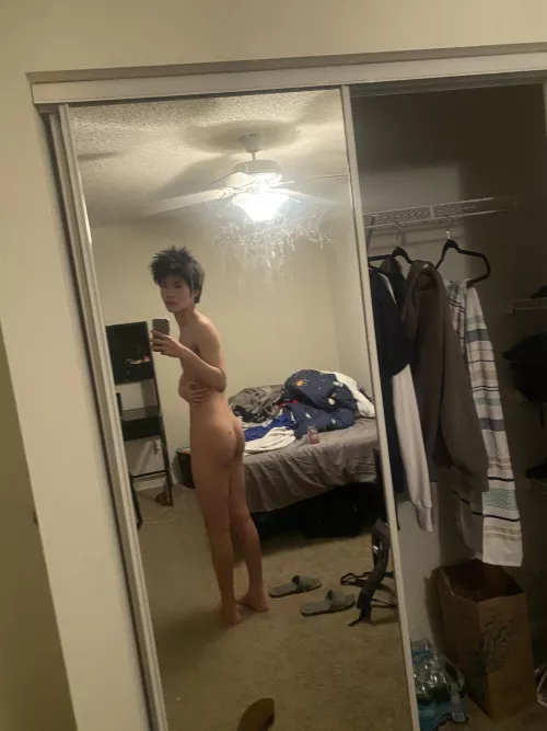 Just turned 18. Hey :) by yisthqt