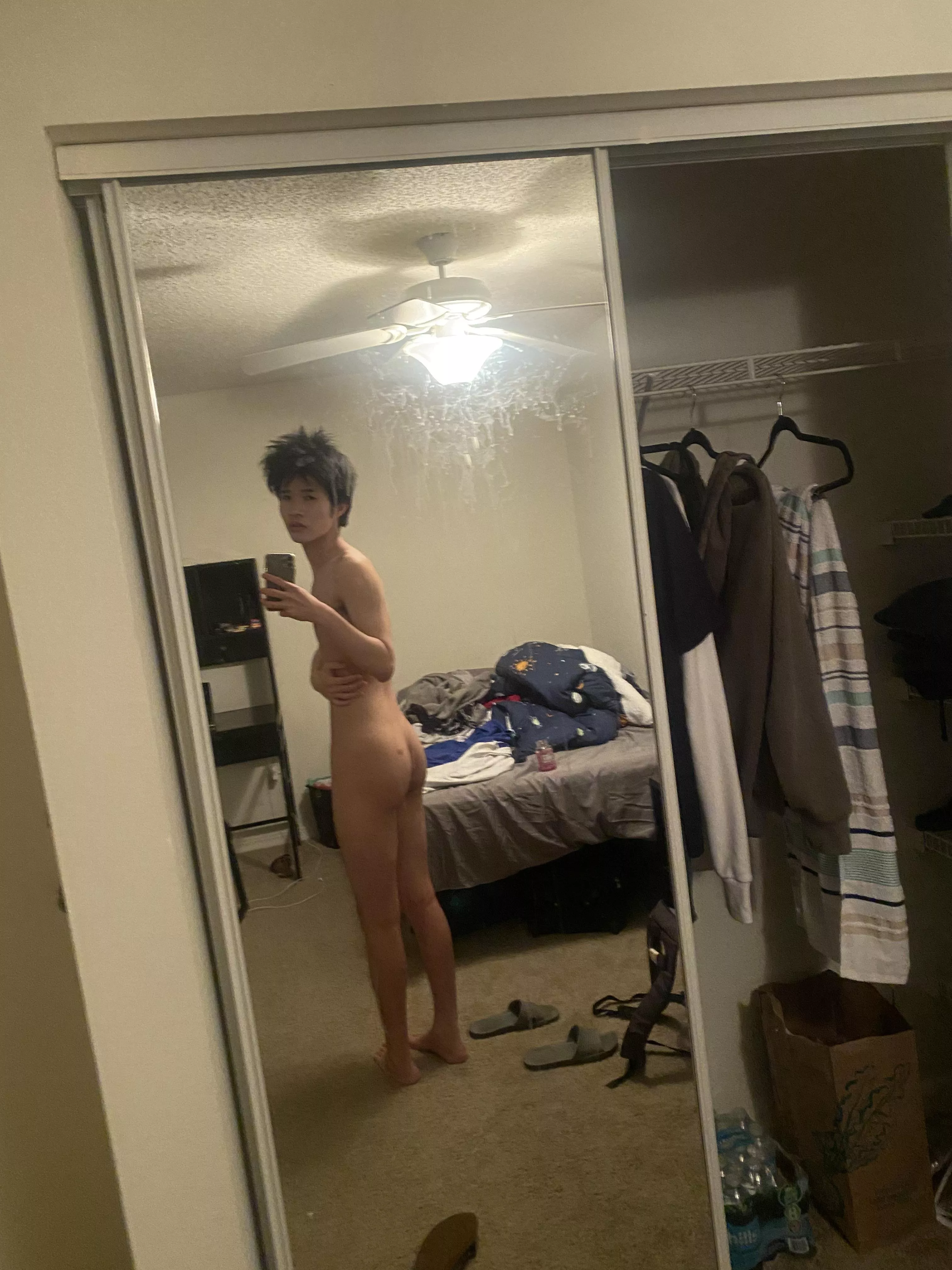 Just turned 18. Hey :) posted by yisthqt