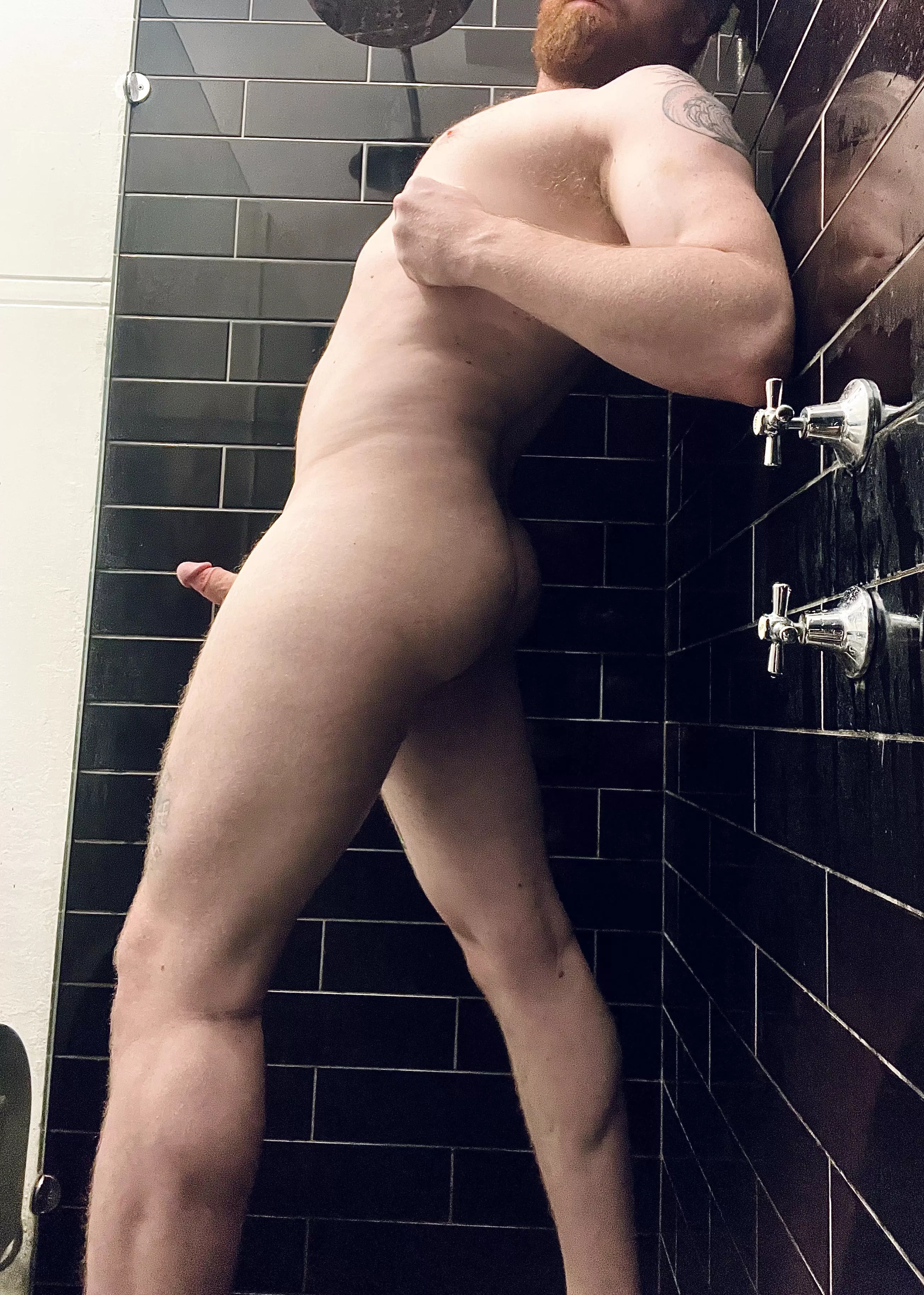 (M) Why choose between legs or ass when I’d happily let you have both? posted by papiginge