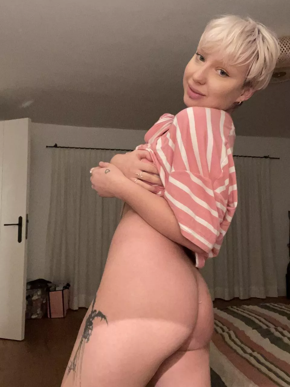 May i jiggle these cheeks on your face? posted by glossy_rubbing