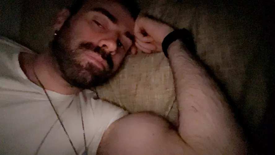 Miss having my gym bros from college . Who’s down to chat ? by Thatgymbroguy