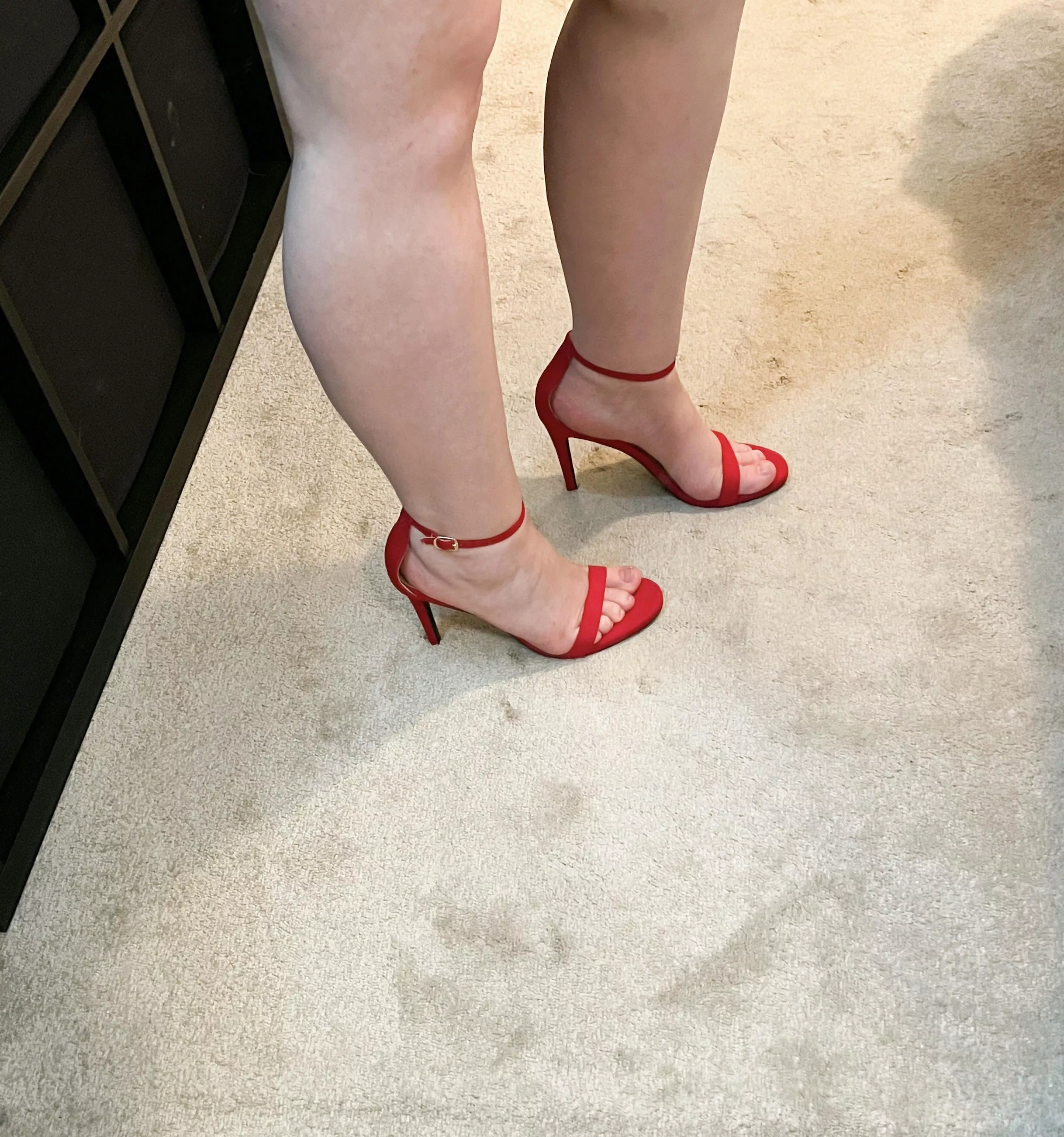 obsessed with red heels posted by softy2023