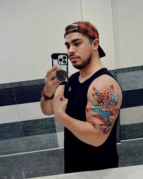 On the outside I’m hootin’ but in the inside I’m hollerin’ by Yoshirandom