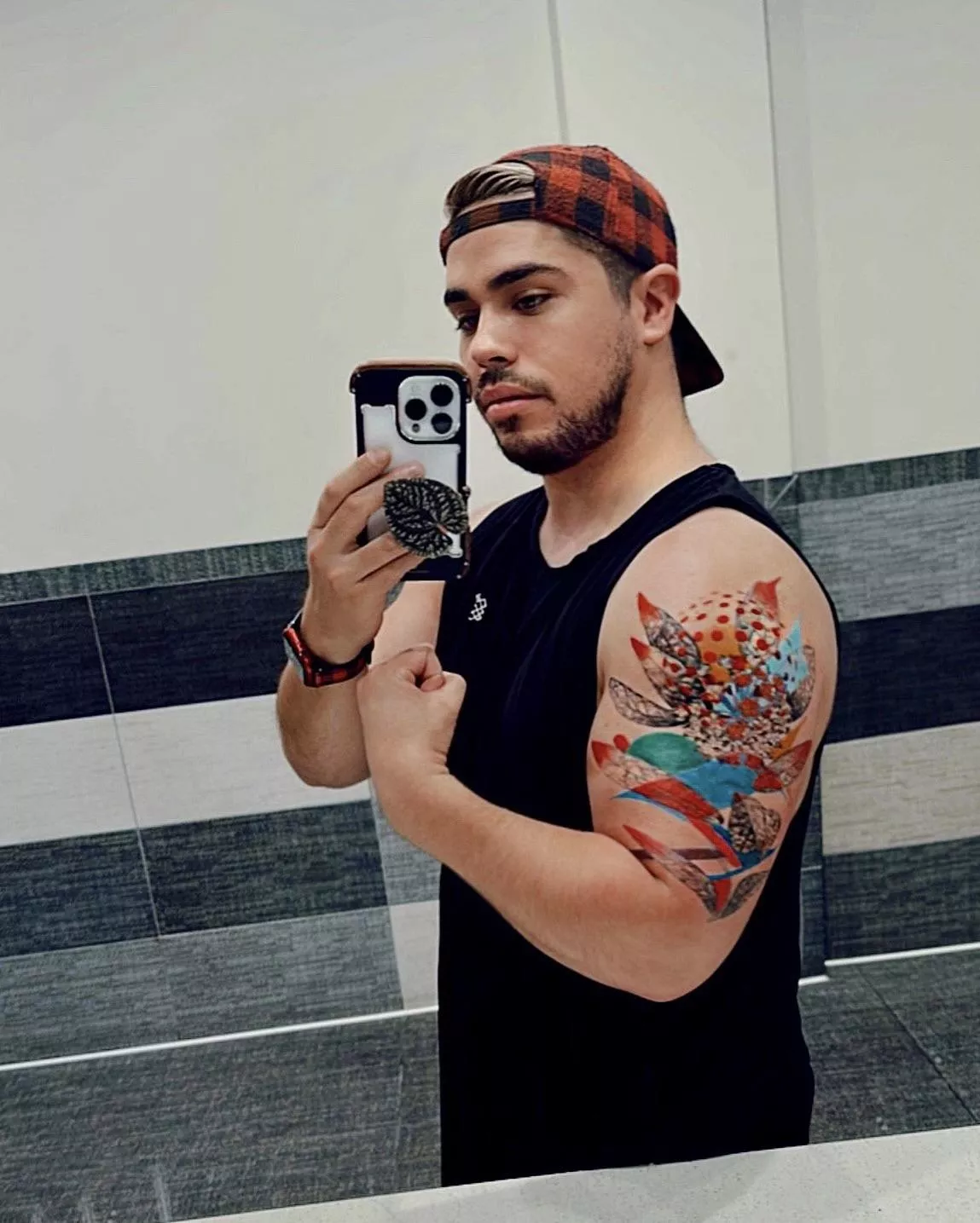 On the outside I’m hootin’ but in the inside I’m hollerin’ posted by Yoshirandom