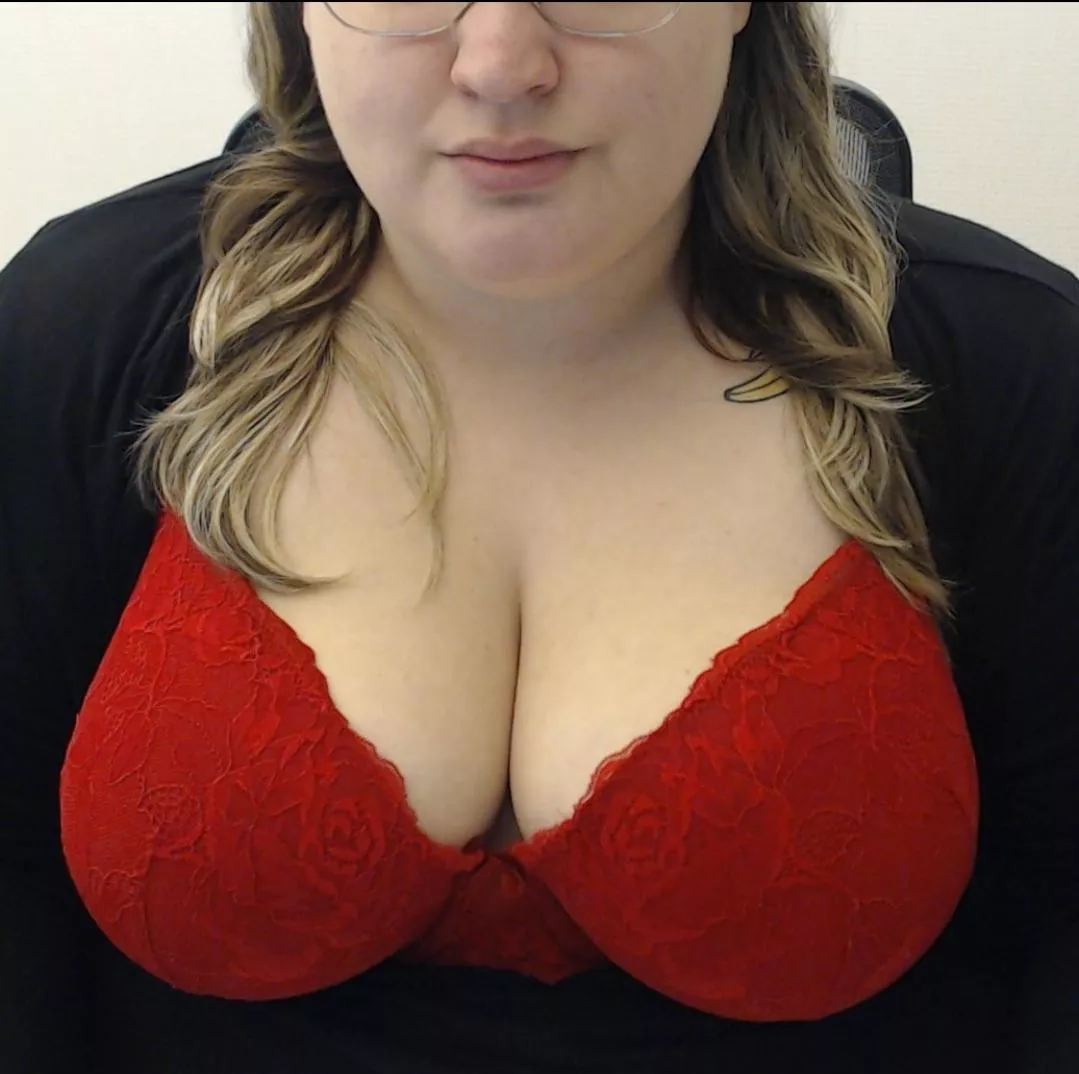 Pop these babies out during our Teams meeting 😏 posted by tubbybuttfunny