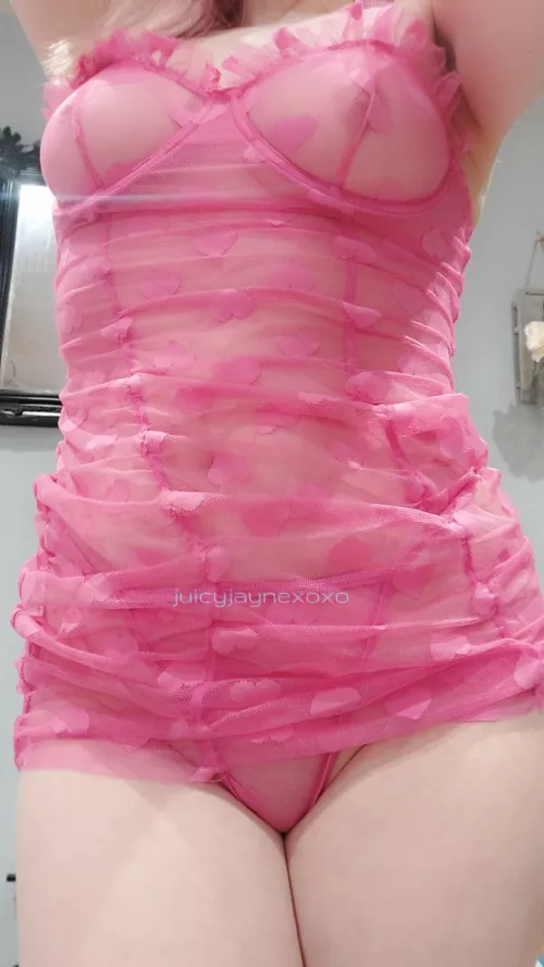 Pretty in pink by JuicyJaynexoxo