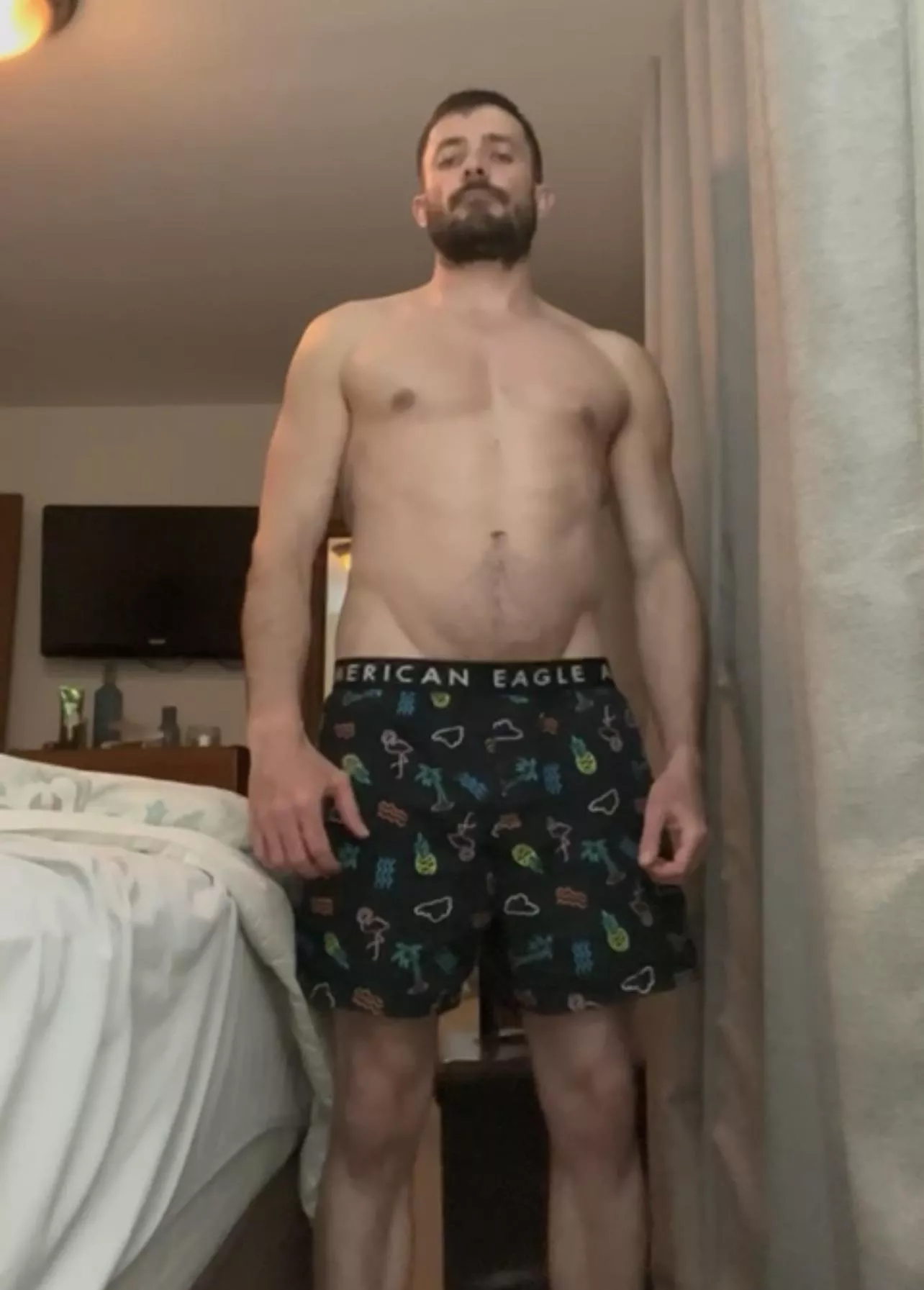 Wanna play with me in the bedroom? posted by bathroom_bang2-0