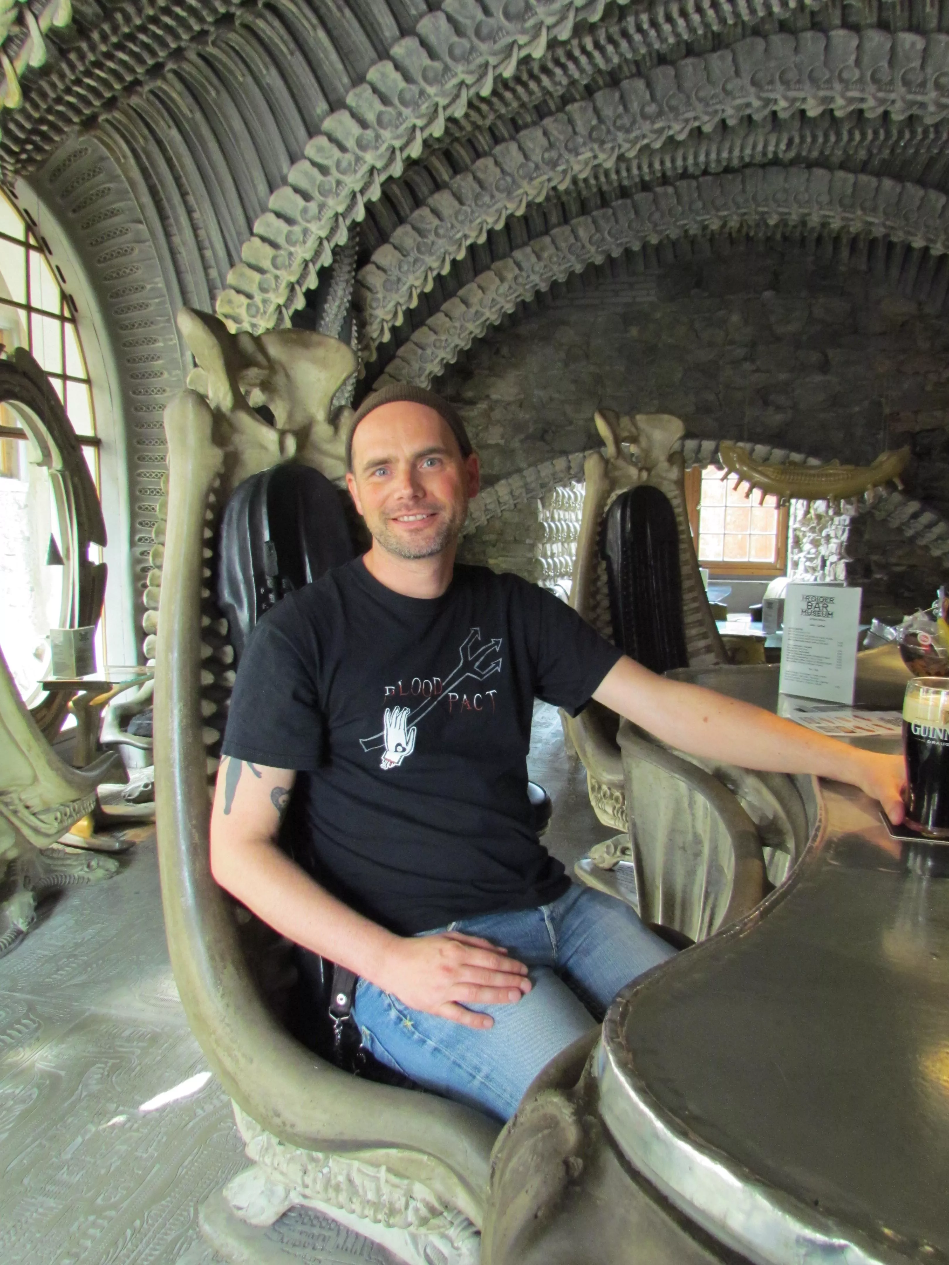 weekend's here, time to make holiday plans to my favorite bar. posted by Six66HC