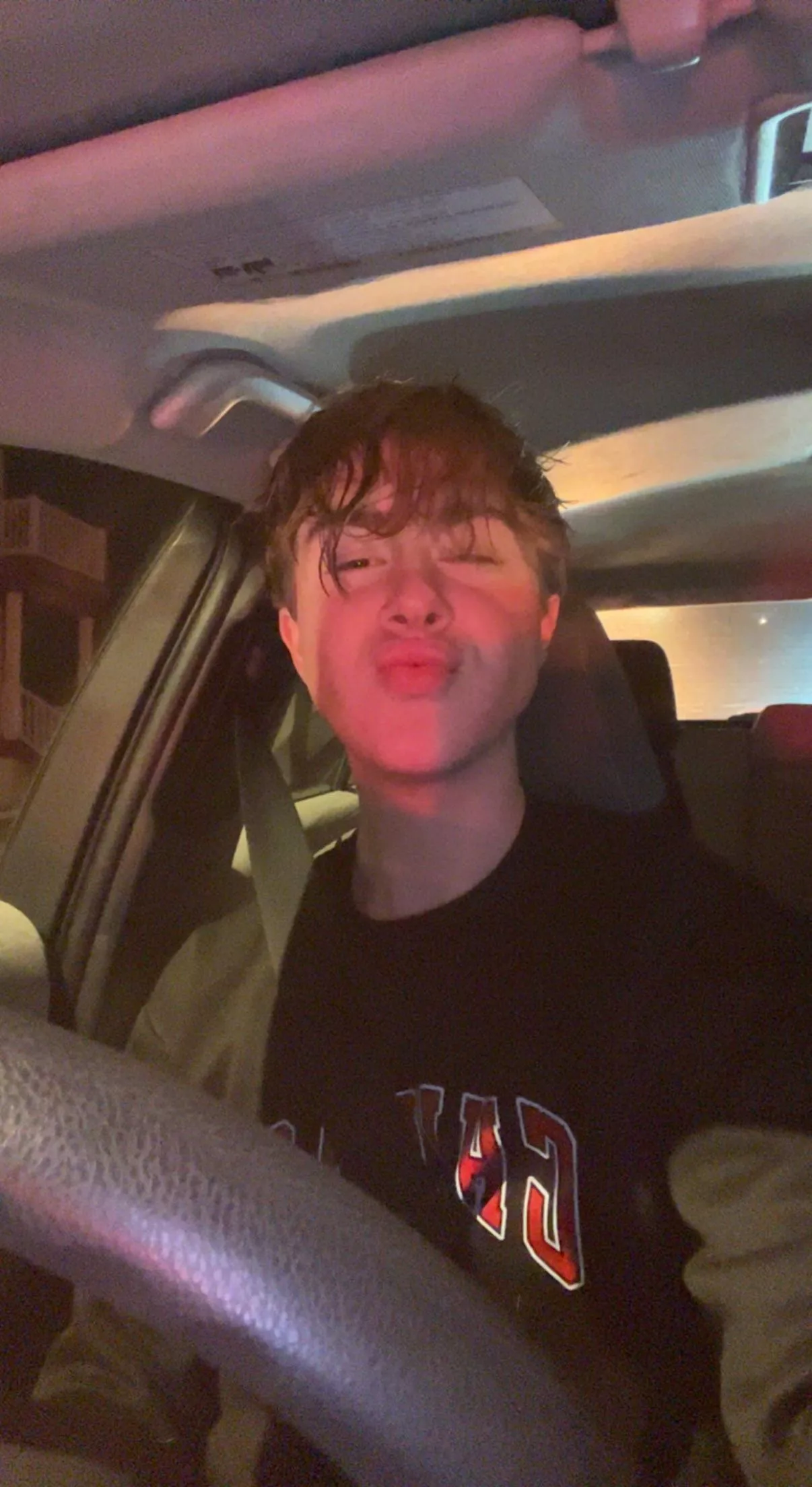 Wet hair 💦 posted by sleepingpoliceman12