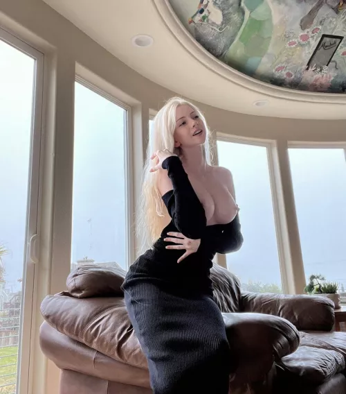 When you wanna be elegant and a fuckdoll at the same time by emilytaylorxo