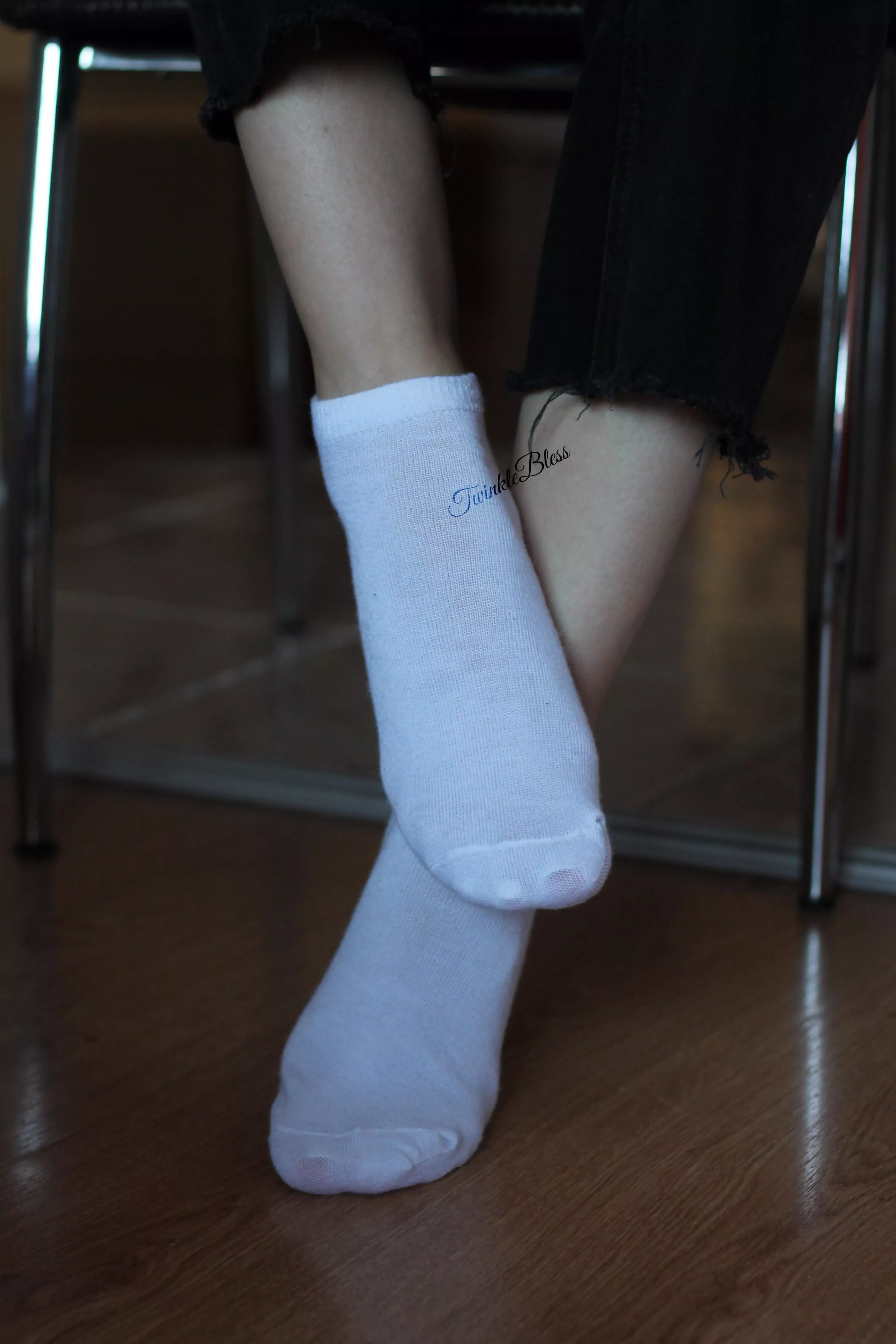 White pedi spotted through the socks posted by twinklebless232