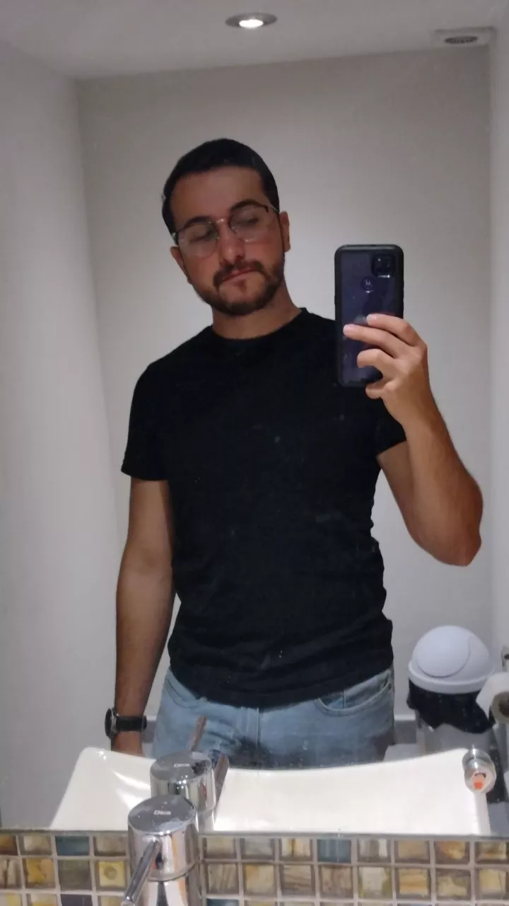 Work bathroom selfie 🌼 posted by Rudyatom0