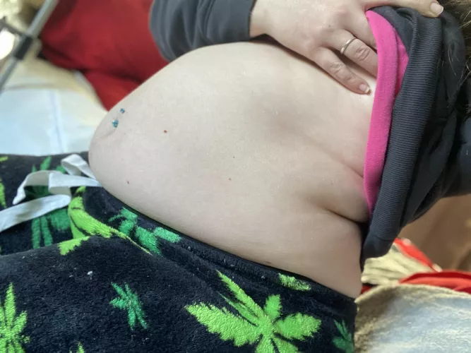 wow ! belly is reallly starting to hang🤭 by babymarie99
