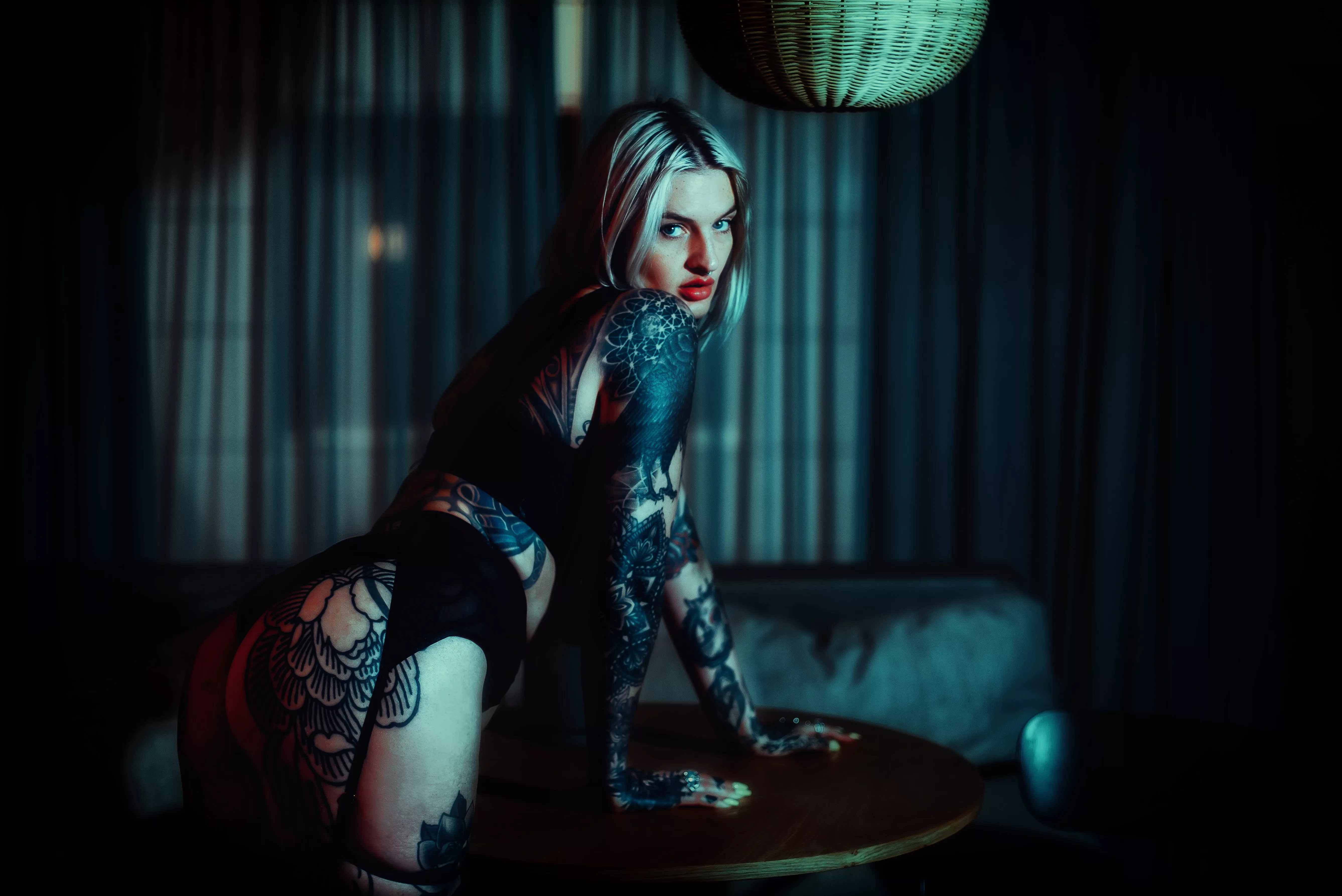 you cannot beat me in a staring contest posted by gbsolera