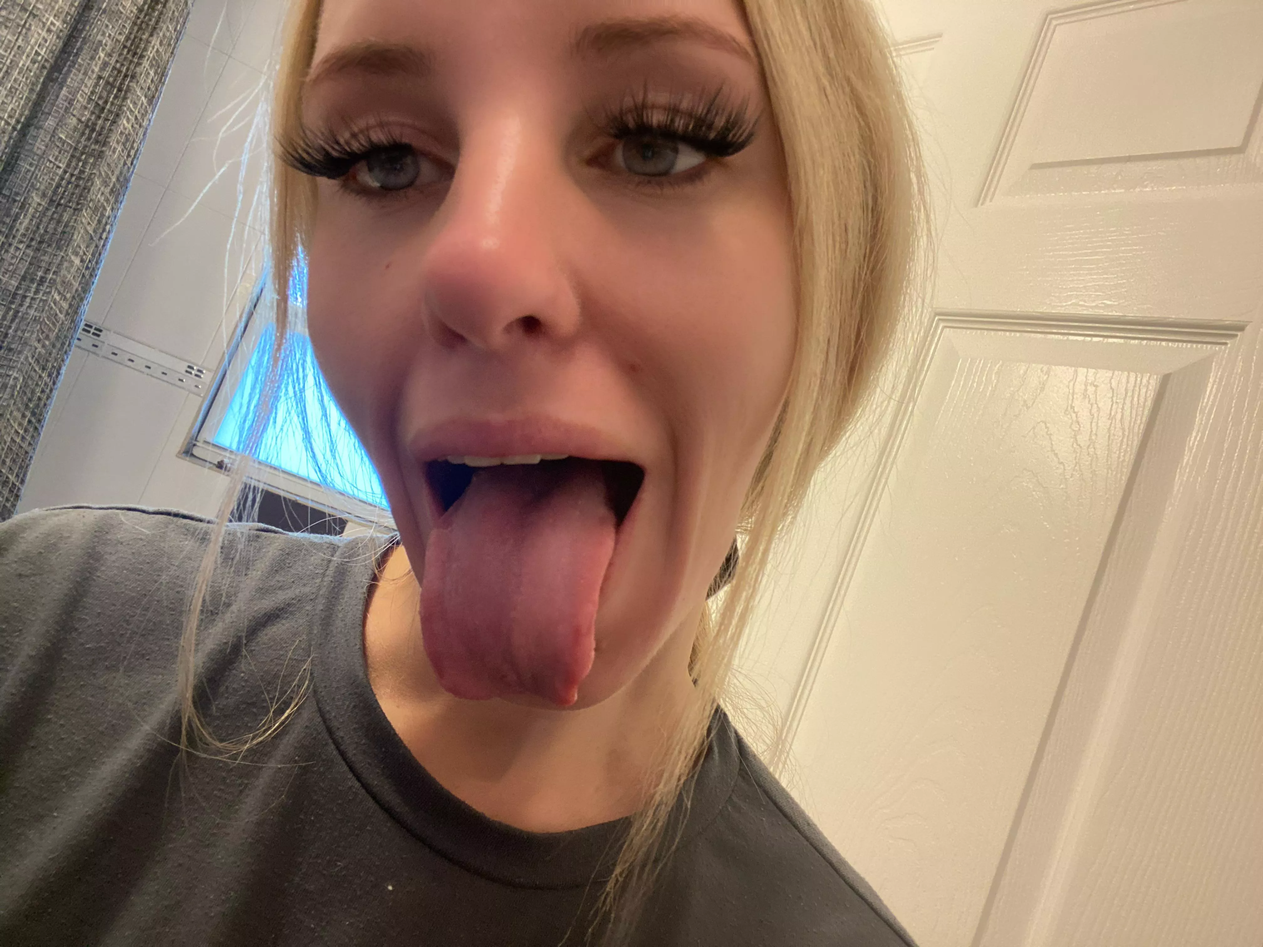 You look 👀 lick-able baby posted by PantiePrincess300