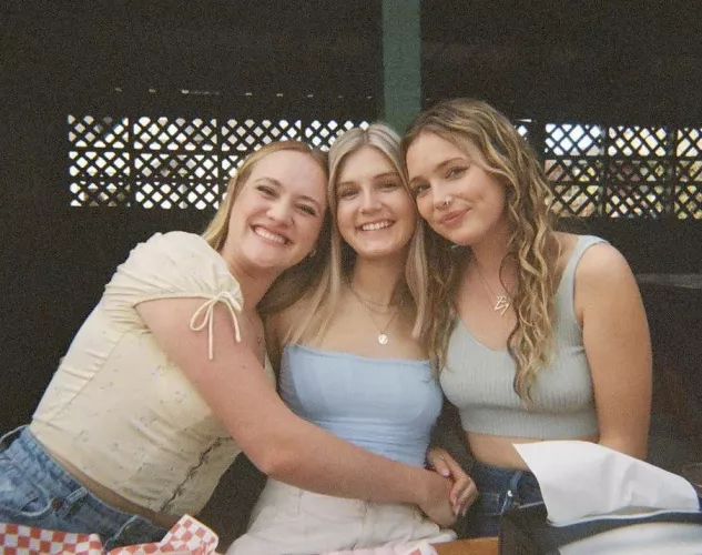 Blondes by throwawayy202201